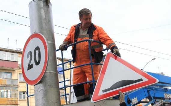 В двух районах Ленобласти на дорожные знаки потратят более 13 миллионов рублей
