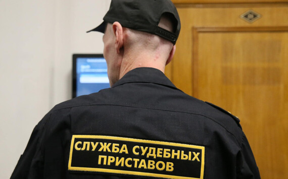 Приставы взыскали более триллиона рублей с россиян в прошлом году