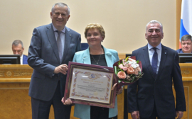 СПбГЛТУ наградил почетным дипломом губернатор Ленинградской области