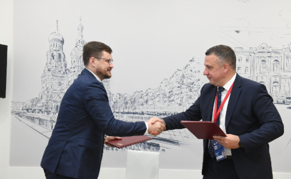 На ПМЭФ-2022 подписано соглашение между АО «ЕИРЦ Петроэлектросбыт» и ГУП «ТЭК СПб» об оптимизации сбытовой деятельности