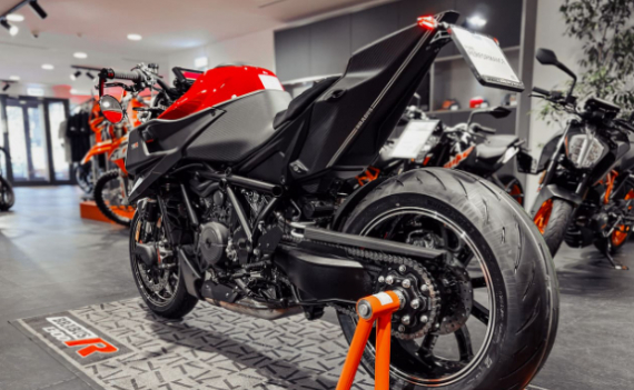 В КТМ АВТОДОМ доступен эксклюзивный мотоцикл BRABUS 1300 R
