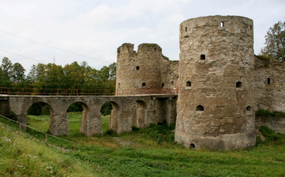 В Ленобласти 18,2 млн рублей направят на раскопки в крепости Копорье