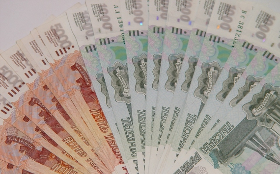Средняя зарплата Ленобласти преодолела рубеж в 42 тысячи рублей