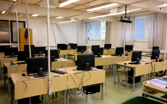 В Ленобласти школы оборудуют компьютерами за 1,5 млрд рублей