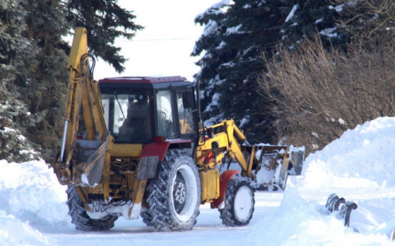 В Ленобласти снегоуборочную технику купят за 100 млн рублей